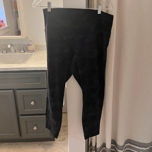 Lululemon High Rise Camo Cropped Tight